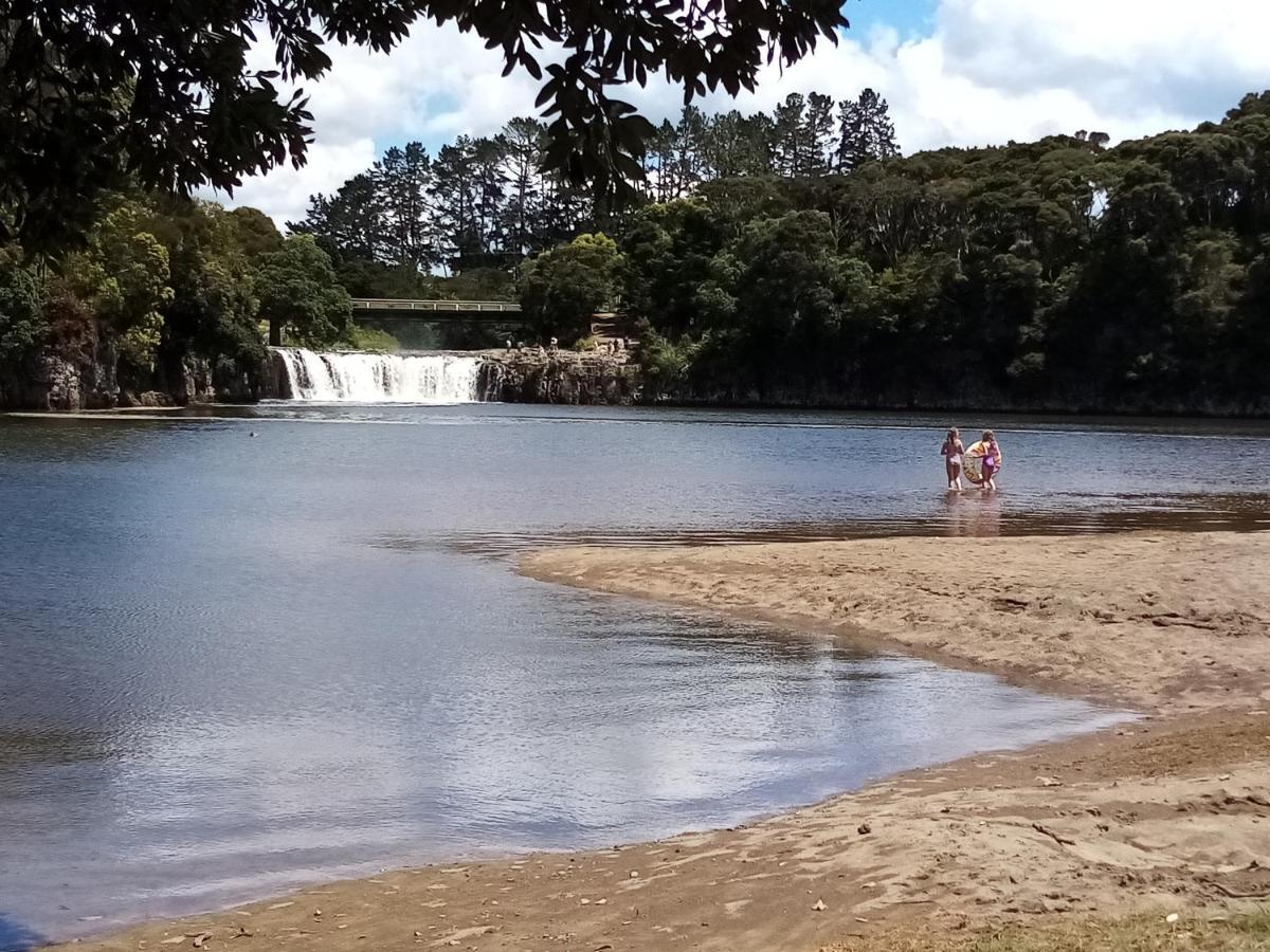 Waterfalls Estate - Motel & Campground Paihia Bagian luar foto