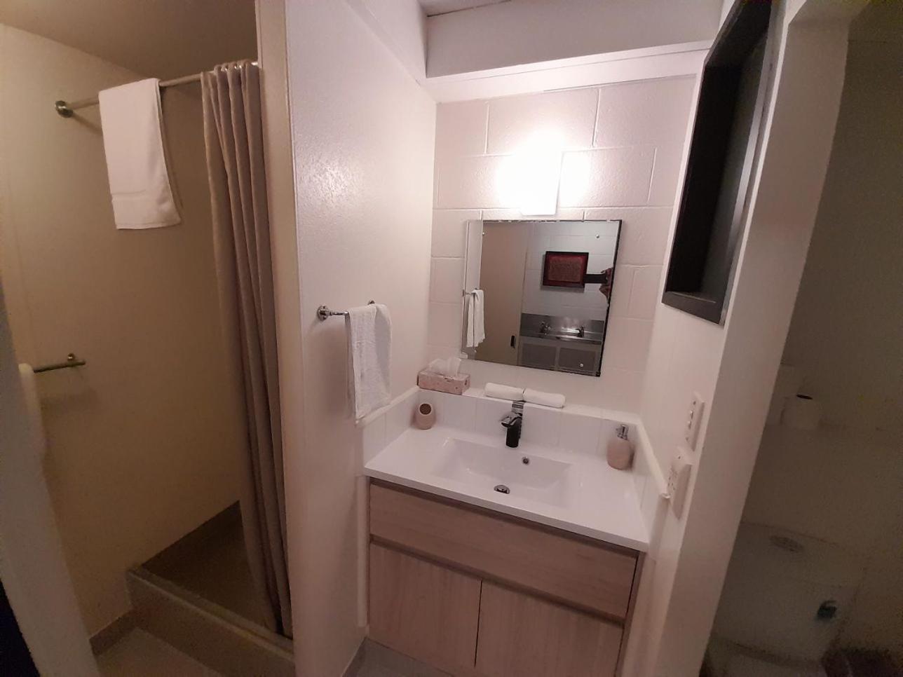Waterfalls Estate - Motel & Campground Paihia Bagian luar foto