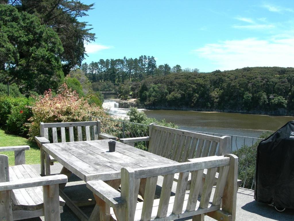 Waterfalls Estate - Motel & Campground Paihia Bagian luar foto