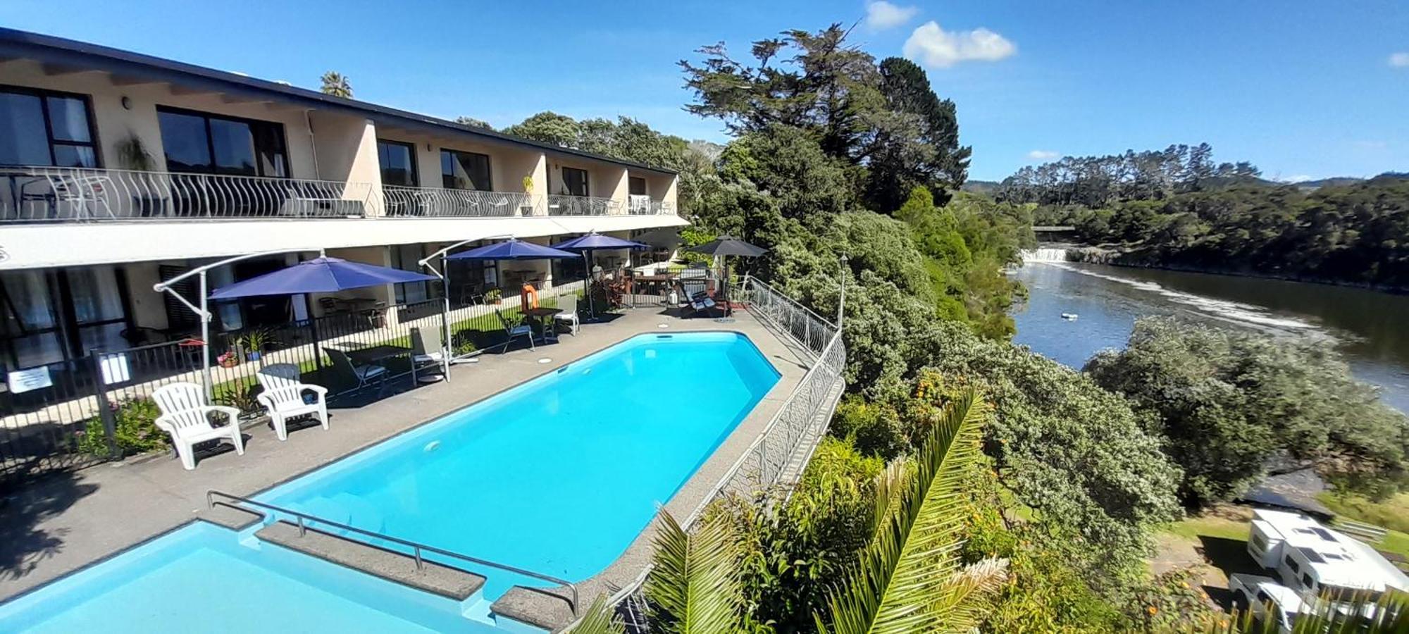 Waterfalls Estate - Motel & Campground Paihia Bagian luar foto